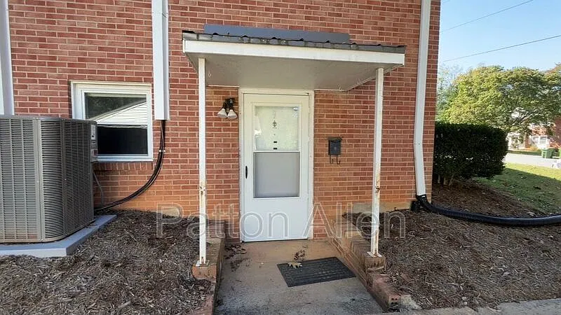 1020 Hendersonville Rd #9