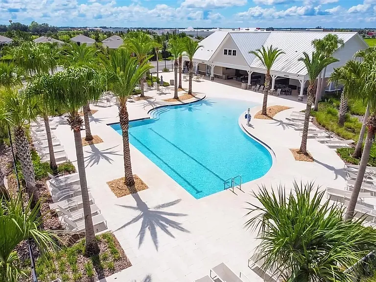 Community amenities- zero-entry pool.