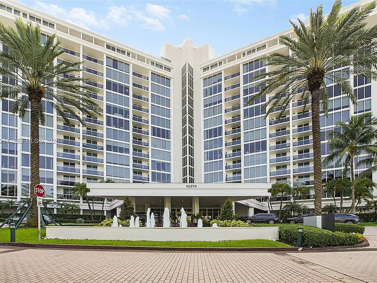 10275 Collins Ave #201 — Photo 2