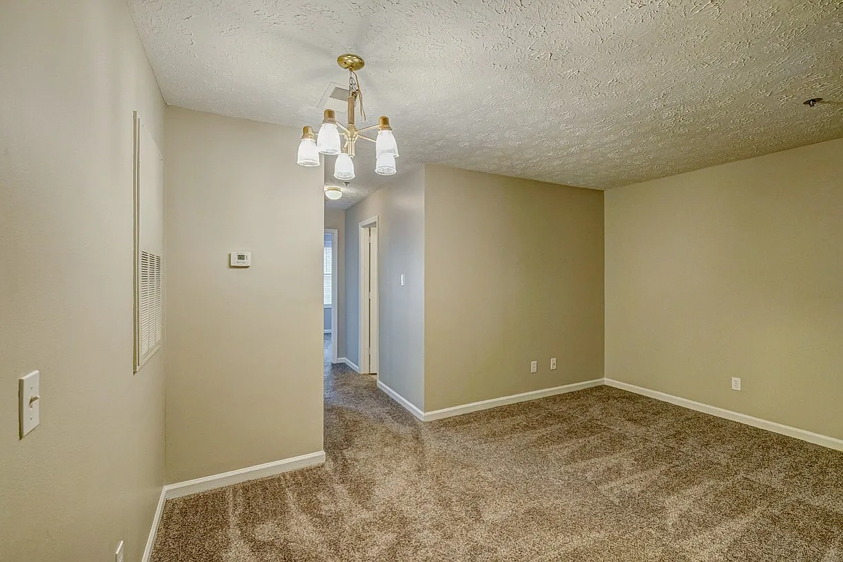 2 bed, 747 sqft, $750 — Photo 3
