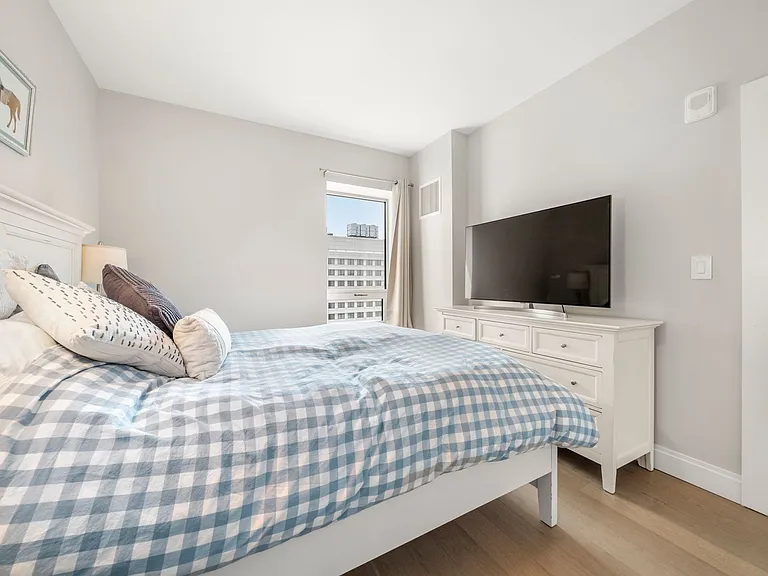 100 Shawmut Ave #811 — Photo 35