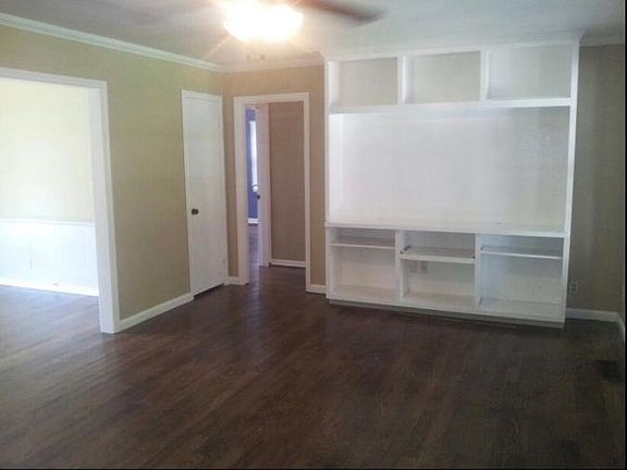 5th image of 119 E 34th St