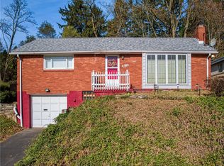 16 Barton Dr, Pittsburgh, PA 15221