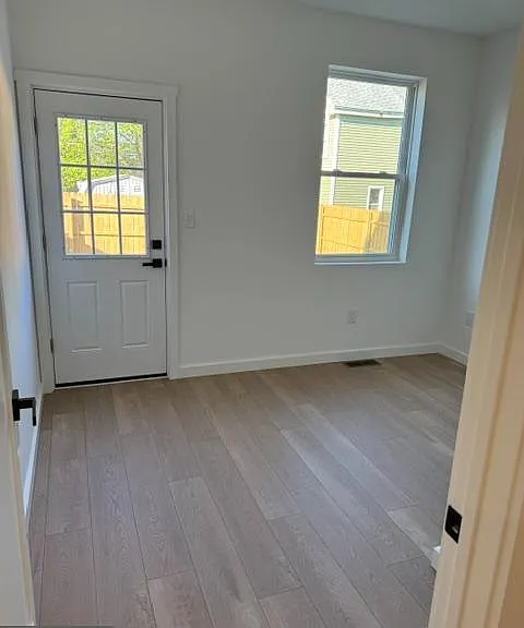 18 Pine St — Photo 6