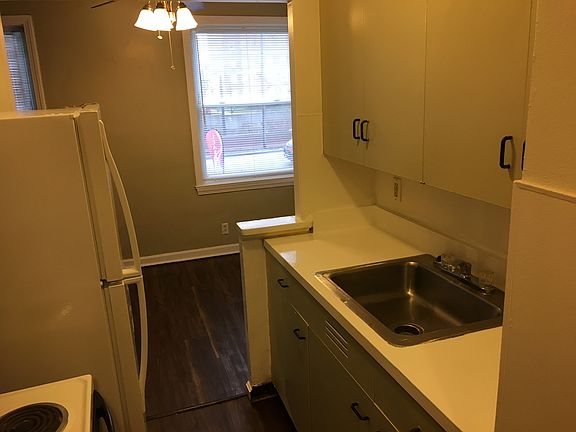 5th image of 12700 Shaker Blvd APT 406