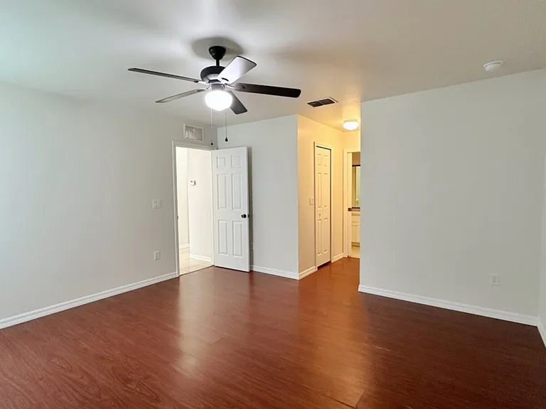 2034 NE 8th Pl — Photo 13