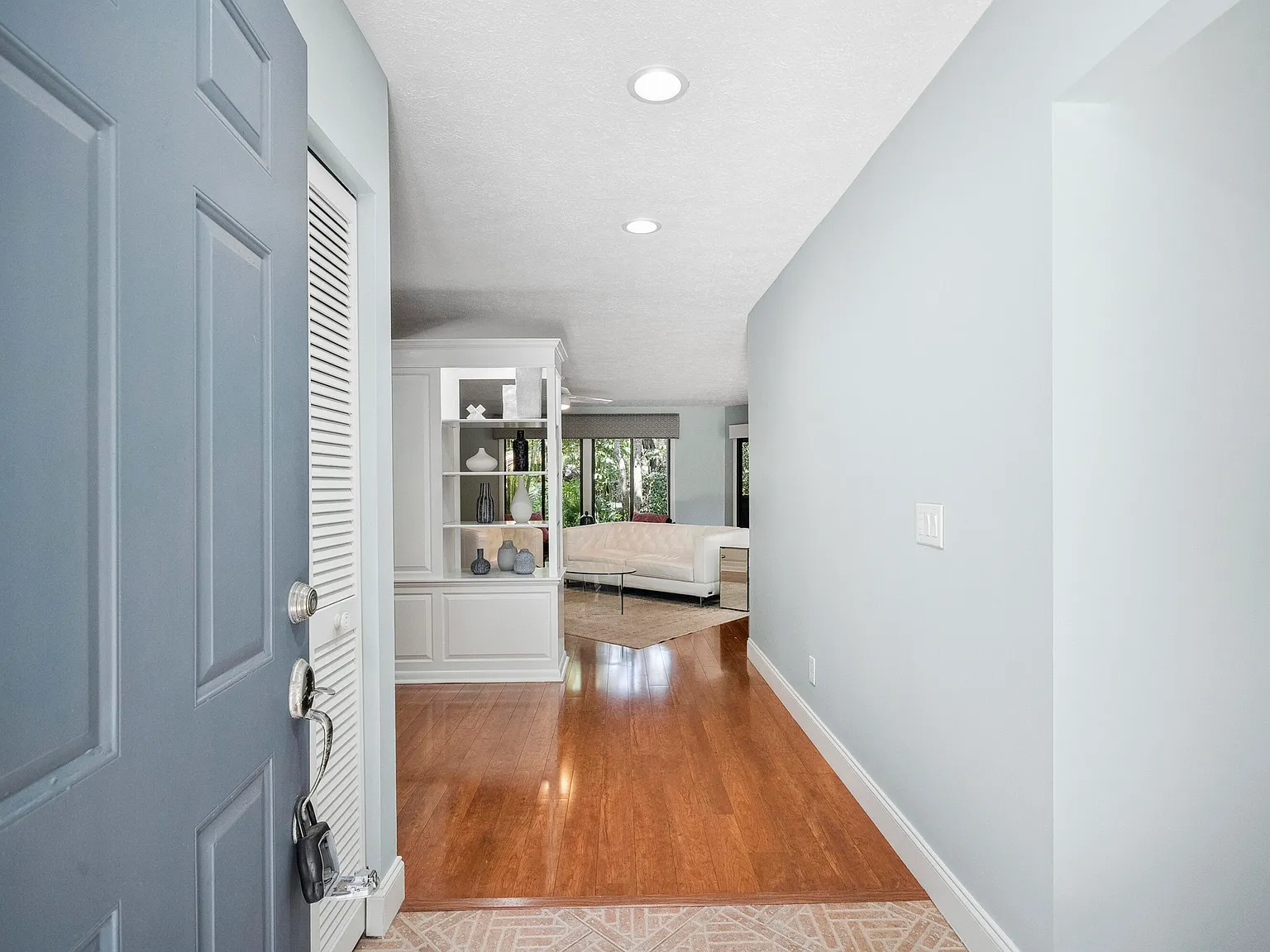 3 bed, 2.0 bath, 1600 sqft, $3,700 — Photo 4