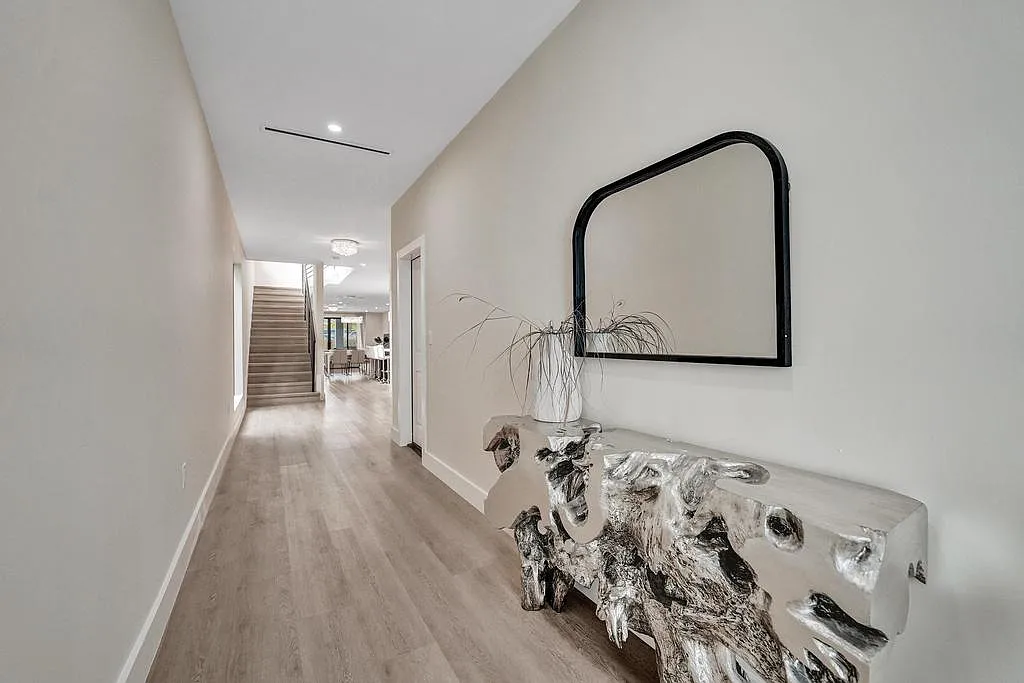 4 bed, 3.5 bath, 3600 sqft, $7,800 — Photo 3