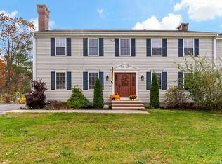 19 Cedar St, Rehoboth, MA 02769