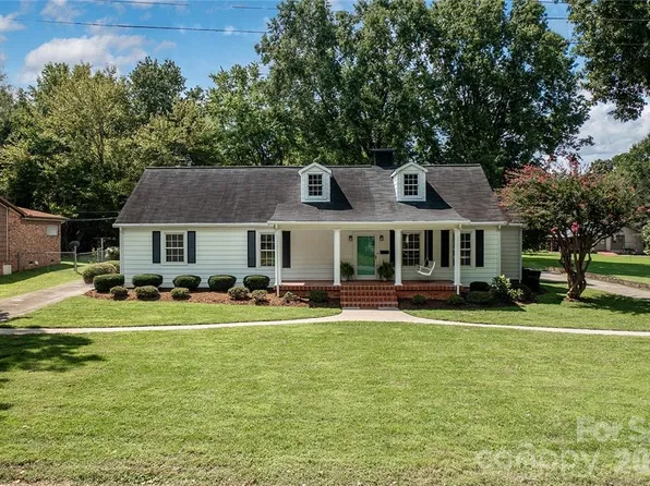 57 19th Ave NW, Hickory, NC 28601