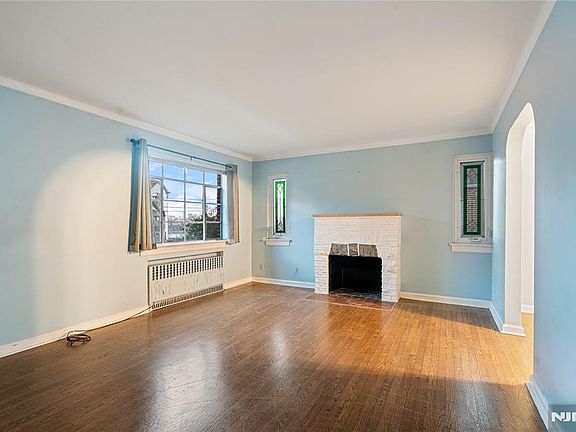 5th image of 15 Edgewater Rd