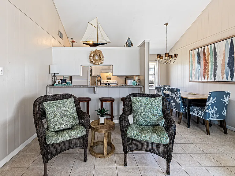 13735 Pirates Beach Blvd — Photo 8