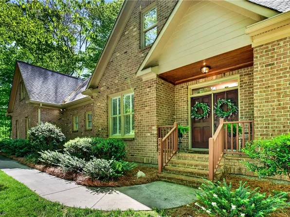 5407 Deer Trail Rd, Summerfield, NC 27358