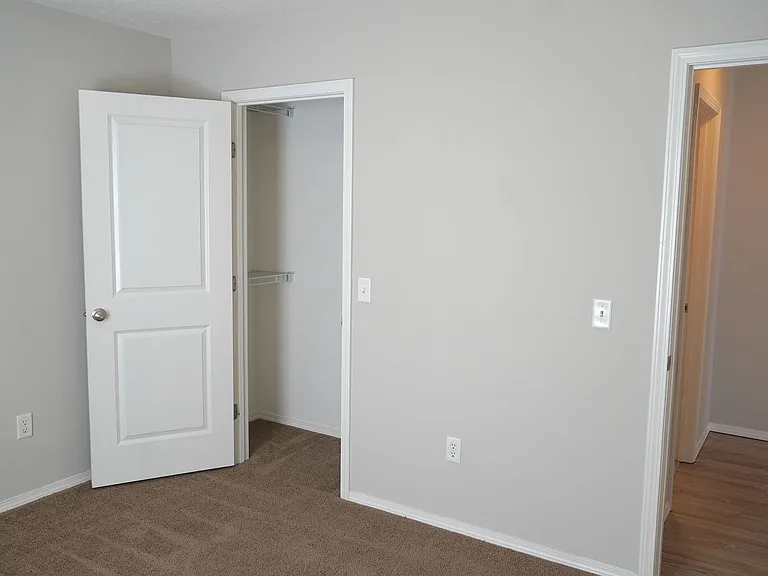 2504 W Cover Dr — Photo 19