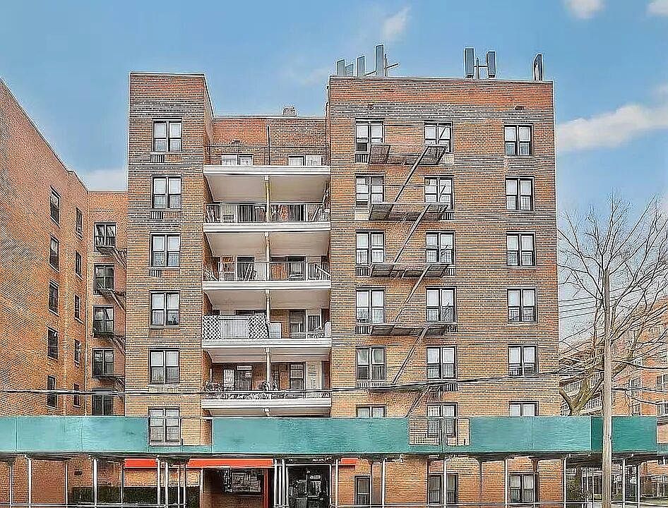 2nd image of 38-25 Parsons Boulevard #4I