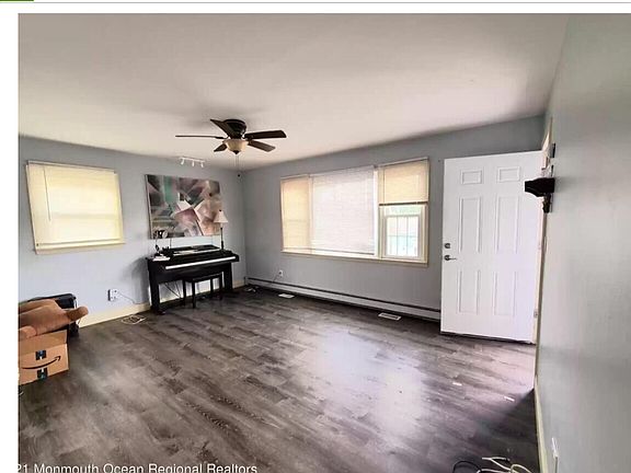 3rd image of 210 Carr Ave