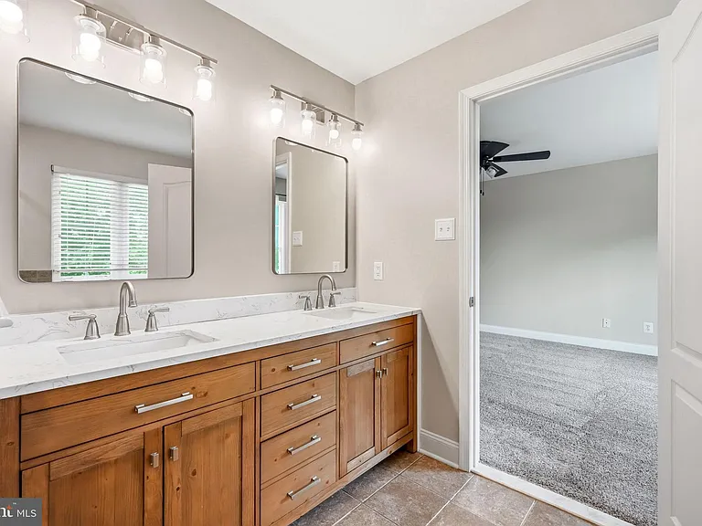 53 Overlook Dr — Photo 45
