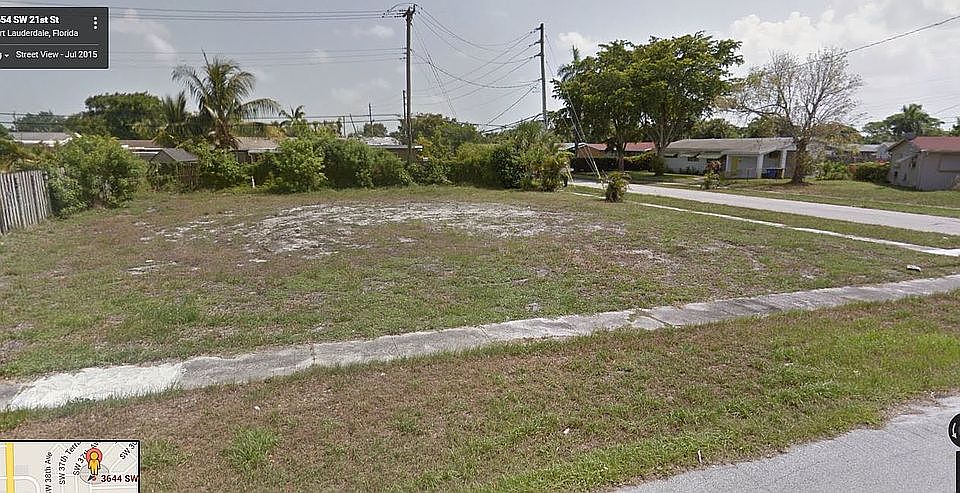 8939sq ft corner lot