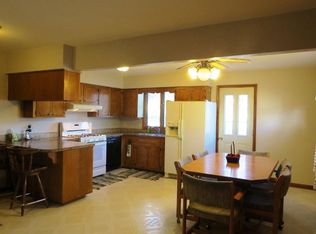 1641 E Ridgeway Ave, Waterloo, IA 50702