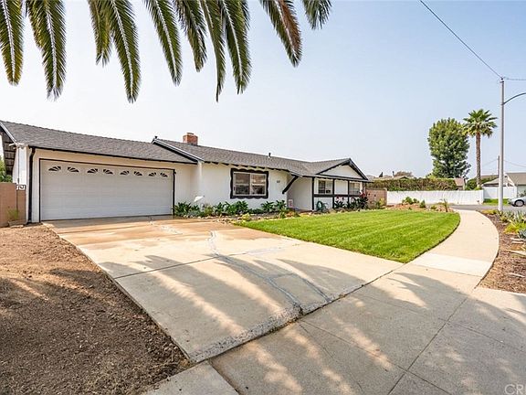 4th image of 687 Martha Dr