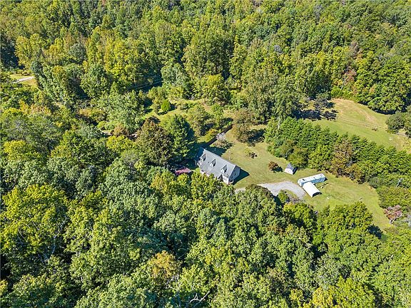 5th image of 606 Beaver Dam Rd