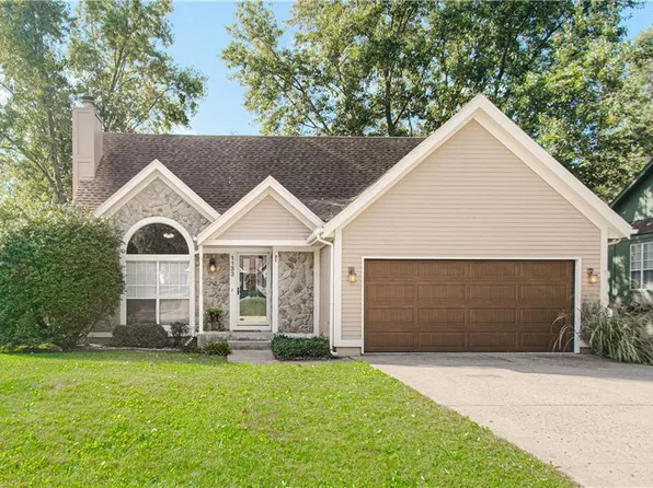 1133 E Charlotte Town Rd, Olathe, KS 66061