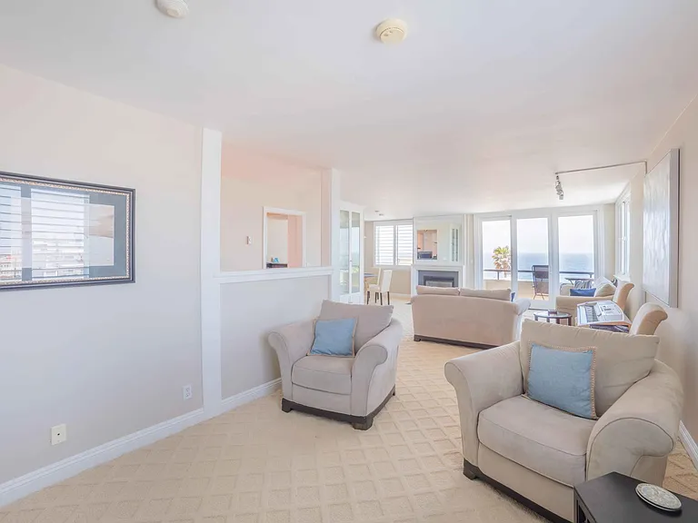 1007 S Catalina Ave — Photo 3