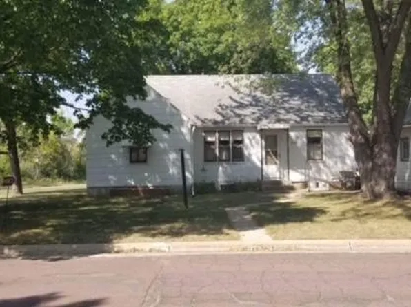 716 Alice St, Jackson, MN 56143