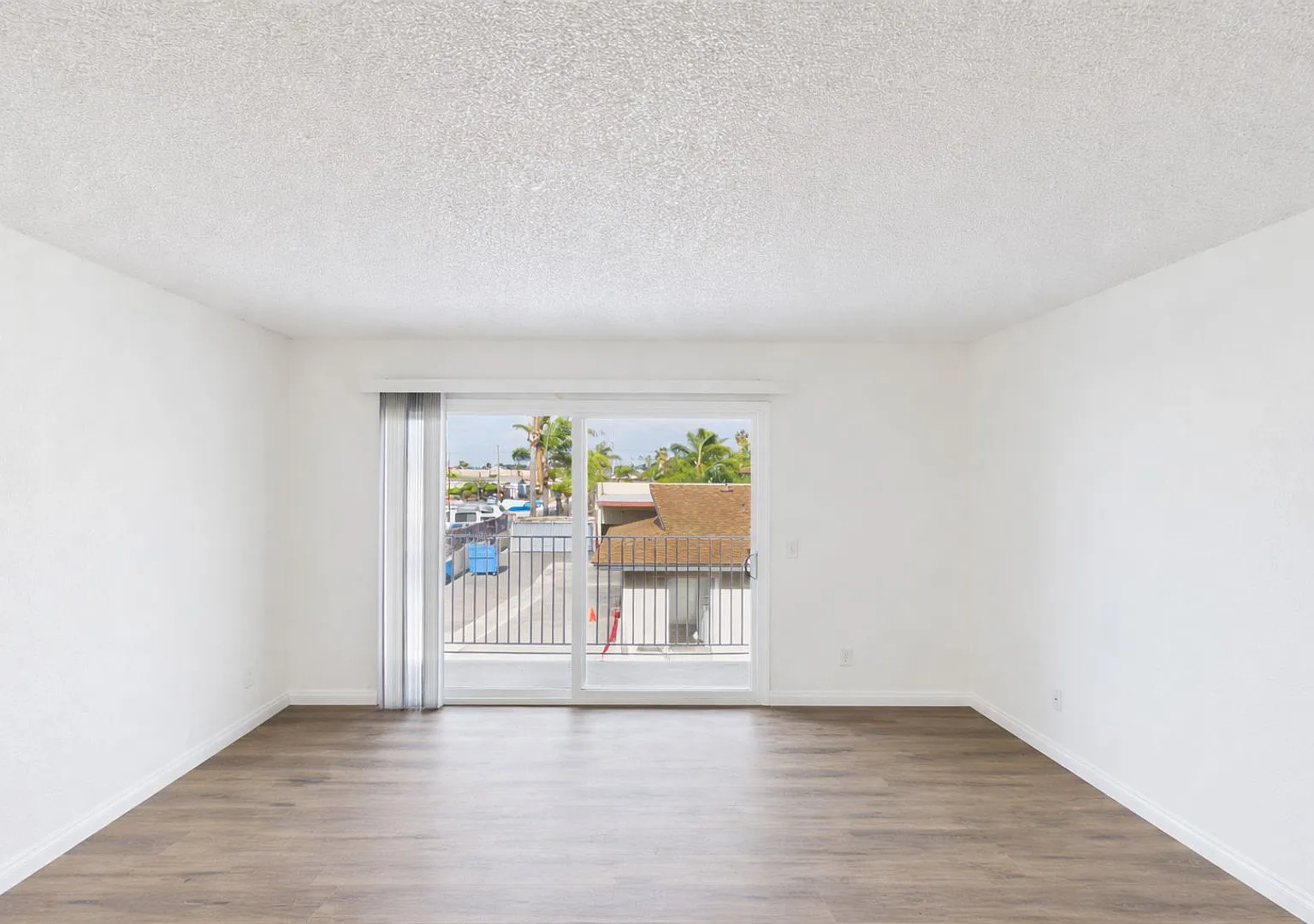 Anita Square Apartments — Photo 4