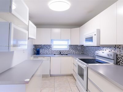 411 S Hollybrook Dr APT 107, Pembroke Pines, FL, 33025