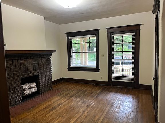 3rd image of 2159 Sherwood Ave #4