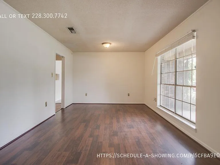 107 Deanna St — Photo 7