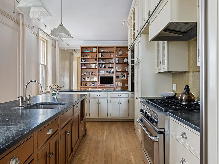 714 Broadway #8 — Photo 18