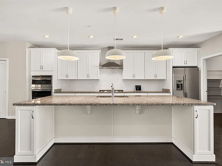 23685 Hopewell Manor Ter — Photo 10