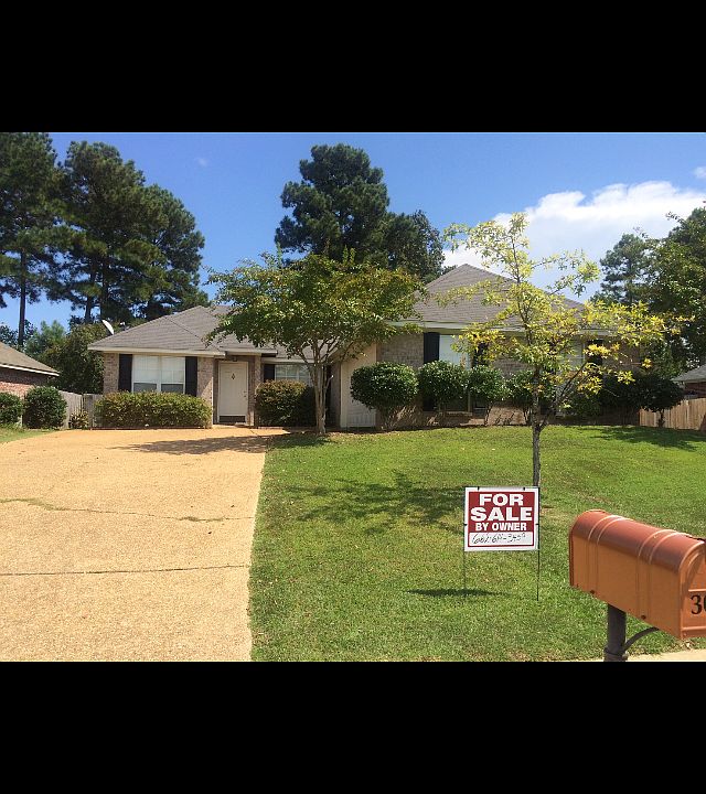 Immaculate, move in ready 