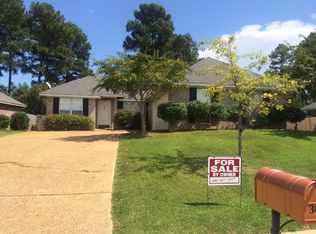 302 Greensboro Dr, Brandon, MS 39047
