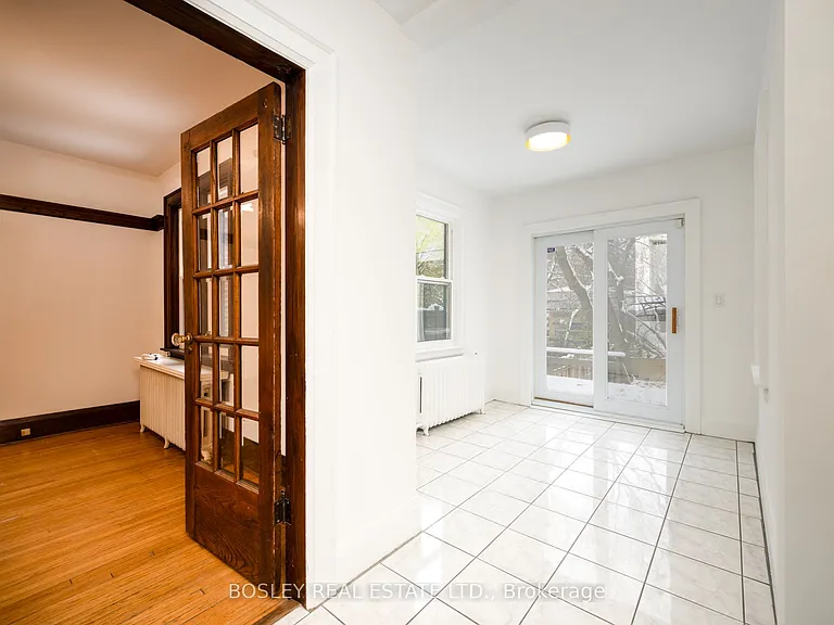 88 Manor Rd E — Photo 14