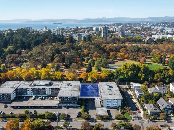 956 Heywood Ave, Victoria, BC V8V 2Y4