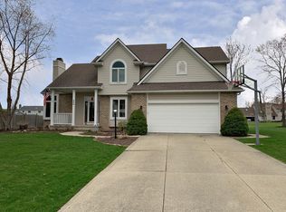 964 Rome Beauty Dr, Amherst, OH 44001