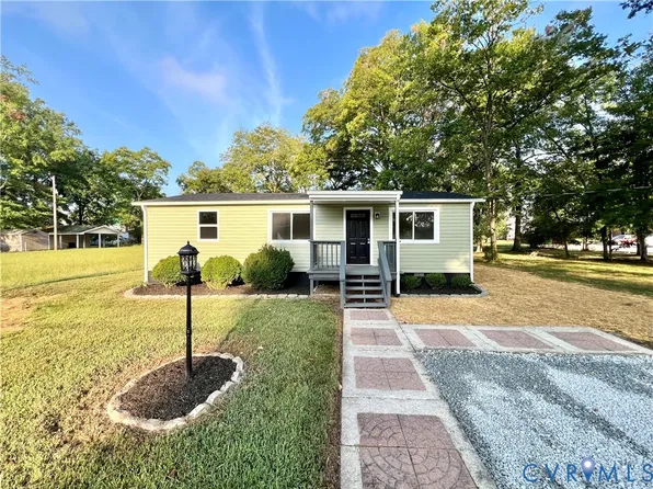 716 Oak St, Blackstone, VA 23824