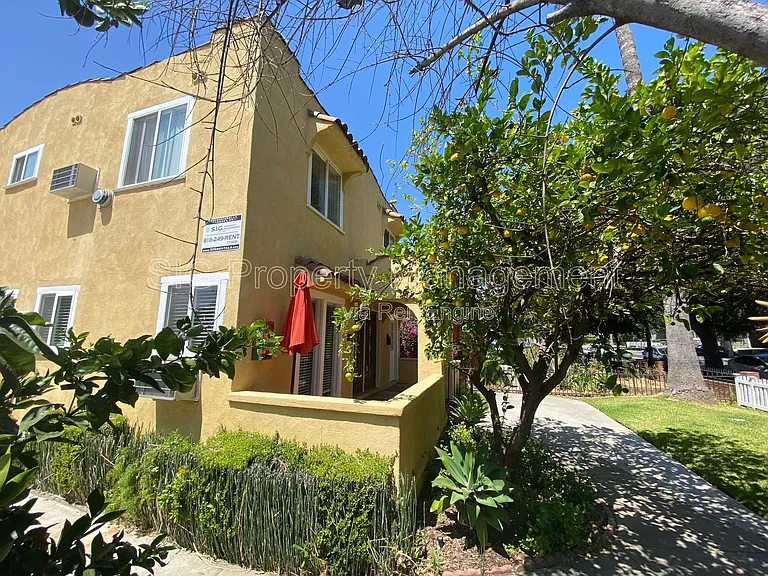 1250 E Villa St — Photo 17