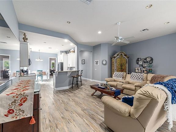 5th image of 9207 Avenel Ln