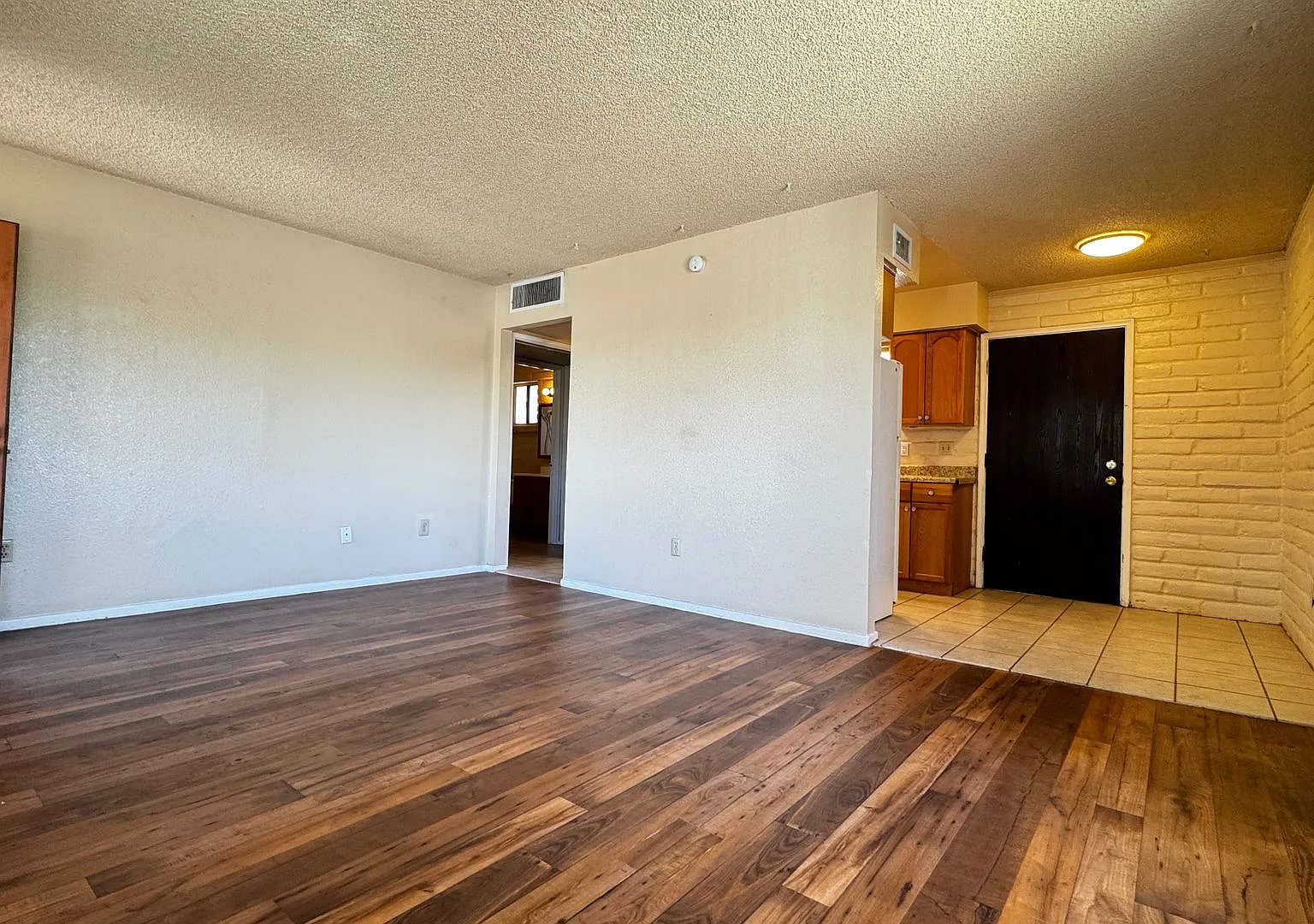 MonteVista3409-3429 — Photo 3