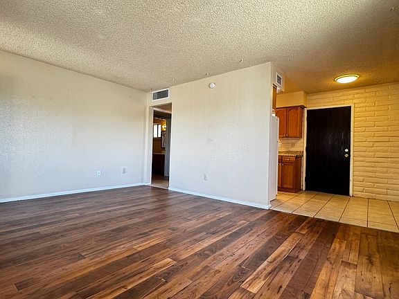 3rd image of 3409-3429 E Monte Vista Dr #3423