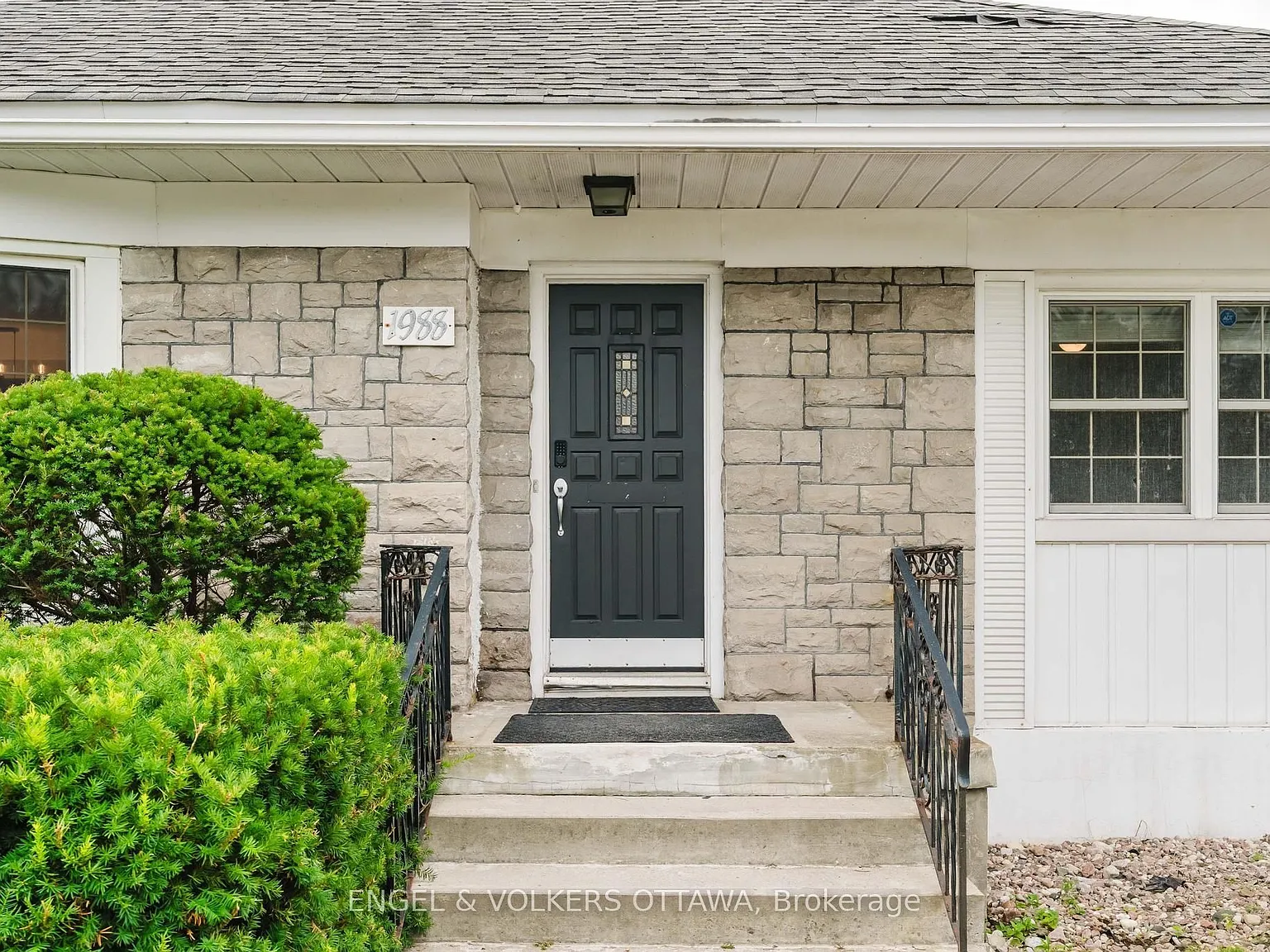 3 bed, $3,200 — Photo 2