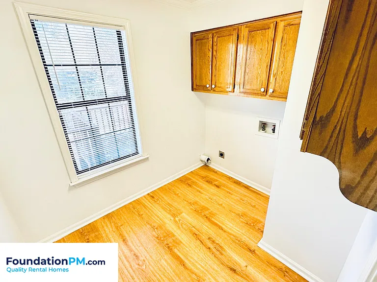 5682 Richburg Ave — Photo 5