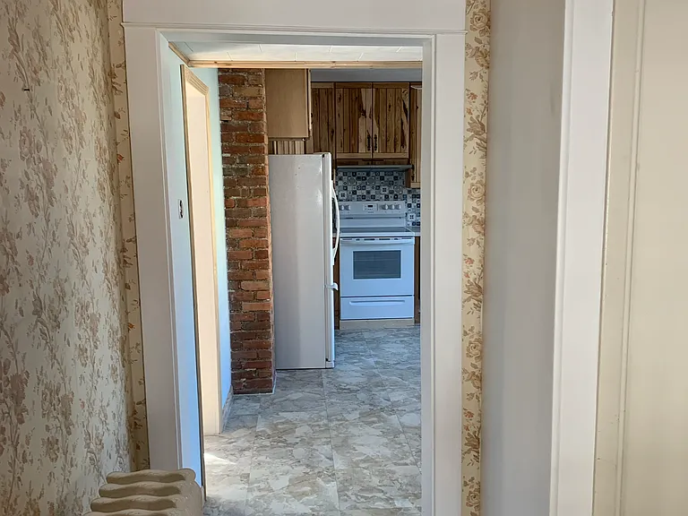 808 W Franklin St — Photo 11