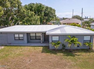215 Cedar Ave, Cocoa Beach, FL 32931