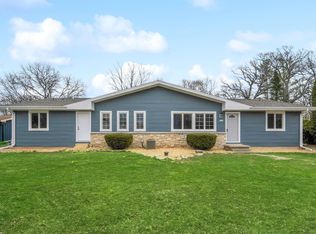 1598 N Oakwood Rd, Oshkosh, WI 54904