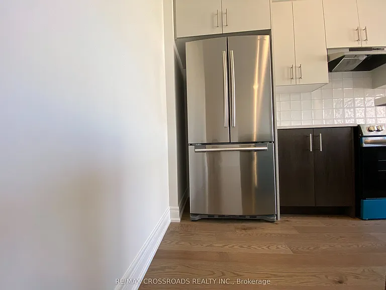 4 Kamper Ave — Photo 14